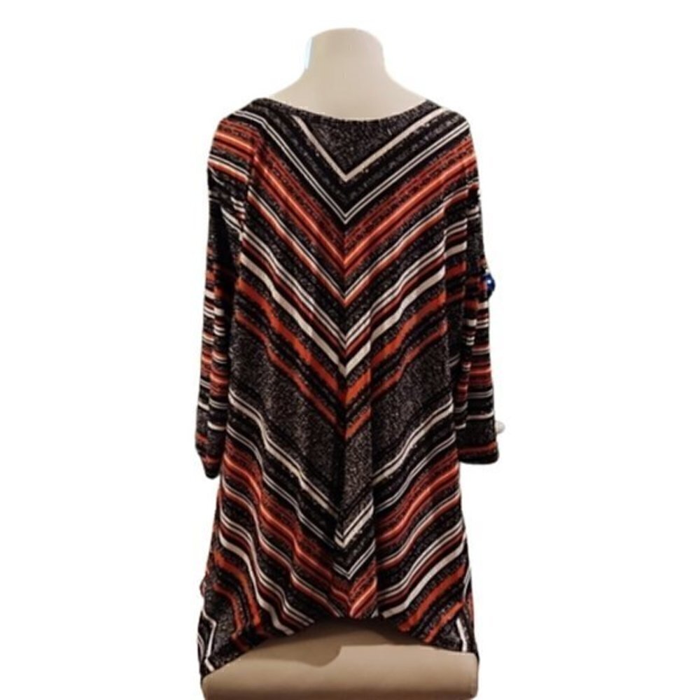 [Avenue] Scoop Neck Triangle Blouse - Size 30/32 - Picture 2 of 11